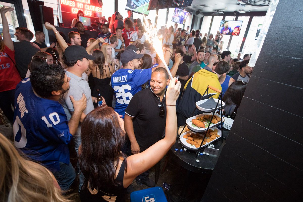 Issa whole party over here! As if you'd want to spend your #SundayFunday anywhere else 🍾🎉🍾🎉🍾