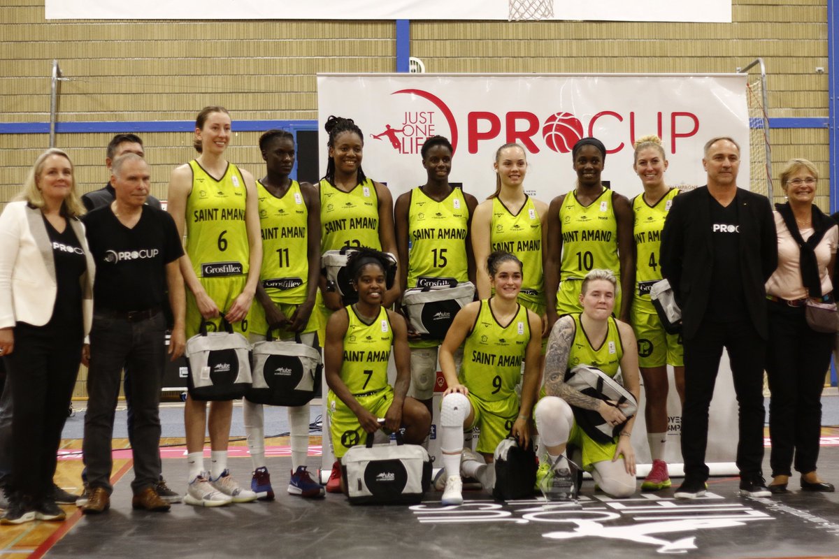 basketlfb's tweet photo. A Saint Julien Les Villas, @Hainaut_Basket s'impose face au Champion de France LFB en titre, @ASVEL_Feminin, et remporte le #PreOpenLFB 2019 #JustOneLifeProcup.
Stats et résumé ➡️ https://t.co/O59Jyih6rG https://t.co/cErNKnTAji