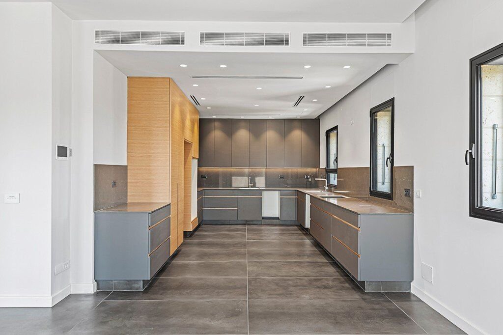 JeruRealEstate's tweet photo. Luxurious Penthouse in Jerusalem's Old Katamon Neighborhood - 5 bedroom, 5 bath, 456 Sqm apartment on 2 floors. Spacious home with stunning design in quiet area surrounded by trees.

#jerusalemproperty #jerusalemrealestate #oldkatemon

https://t.co/vLyedAbNQI https://t.co/yuicVe0hLO