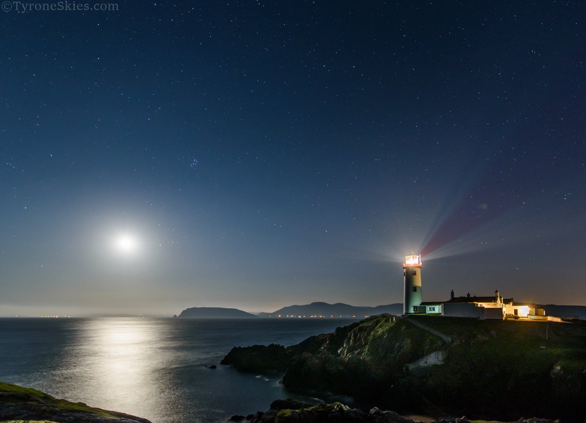 Moonrise at #Fanad lighthouse on Friday night, a special place. <a href="/VirtualAstro/">VirtualAstro</a> <a href="/PhotographyWx/">WX Photography</a> <a href="/StormHour/">#StormHour</a> <a href="/ThePhotoHour/">#ThePhotoHour</a> <a href="/DonegalWeatherC/">Donegal Weather Channel</a> <a href="/DonegalDaily/">Donegal Daily</a> <a href="/VisitFanad/">Visit Fanad</a> <a href="/fanadlighthouse/">Fanad Lighthouse</a> <a href="/ukyoungastro/">UK Young Astro</a>