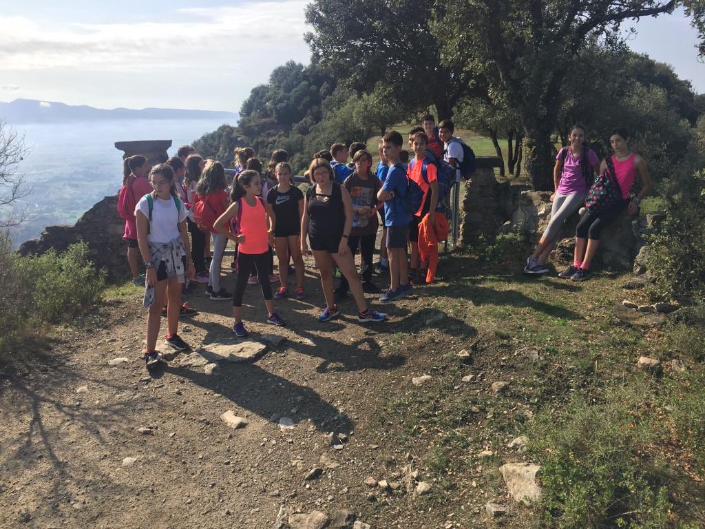 insvoltreganes's tweet photo. Els alumnes de 1r d’ESO  @insvoltreganes fan la seva primera sortida tots junts a Sant Martí Xic! https://t.co/1k6F0gohmz