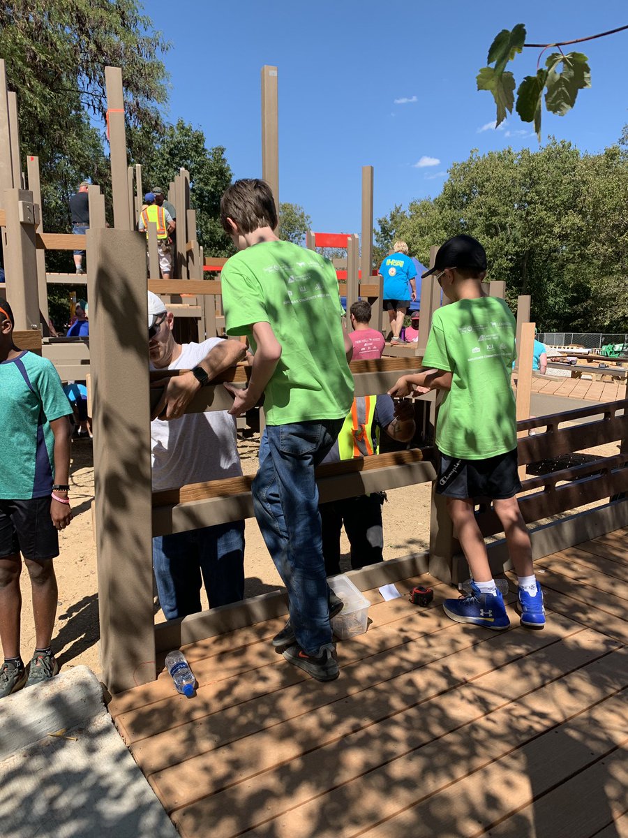 AmandaMBledsoe's tweet photo. Don’t worry, I had supervision with those power tools! Mays and I had a great time helping to #ShillitoBuild park! Incredible job by @LexKyParks @LexingtonKyGov @UnitedWayBG https://t.co/MS5OuzKDm0