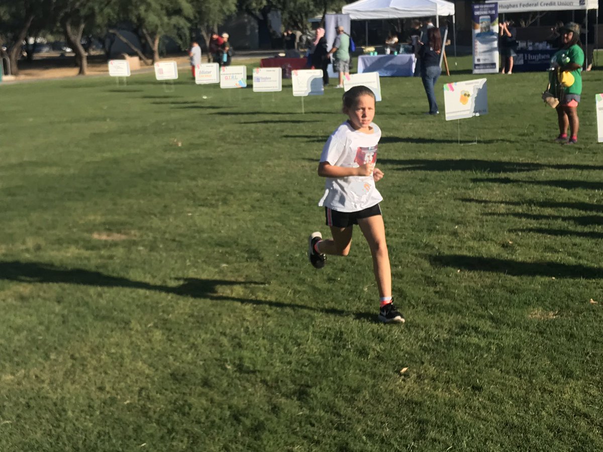 a_divijak's tweet photo. Girls ran so well today in the Thin Mint Sprint. Madison third overall girl in the one mile and Rori completed her first 5K in under 29 min!!! #ThinMintSprint https://t.co/YQgYndhDyF