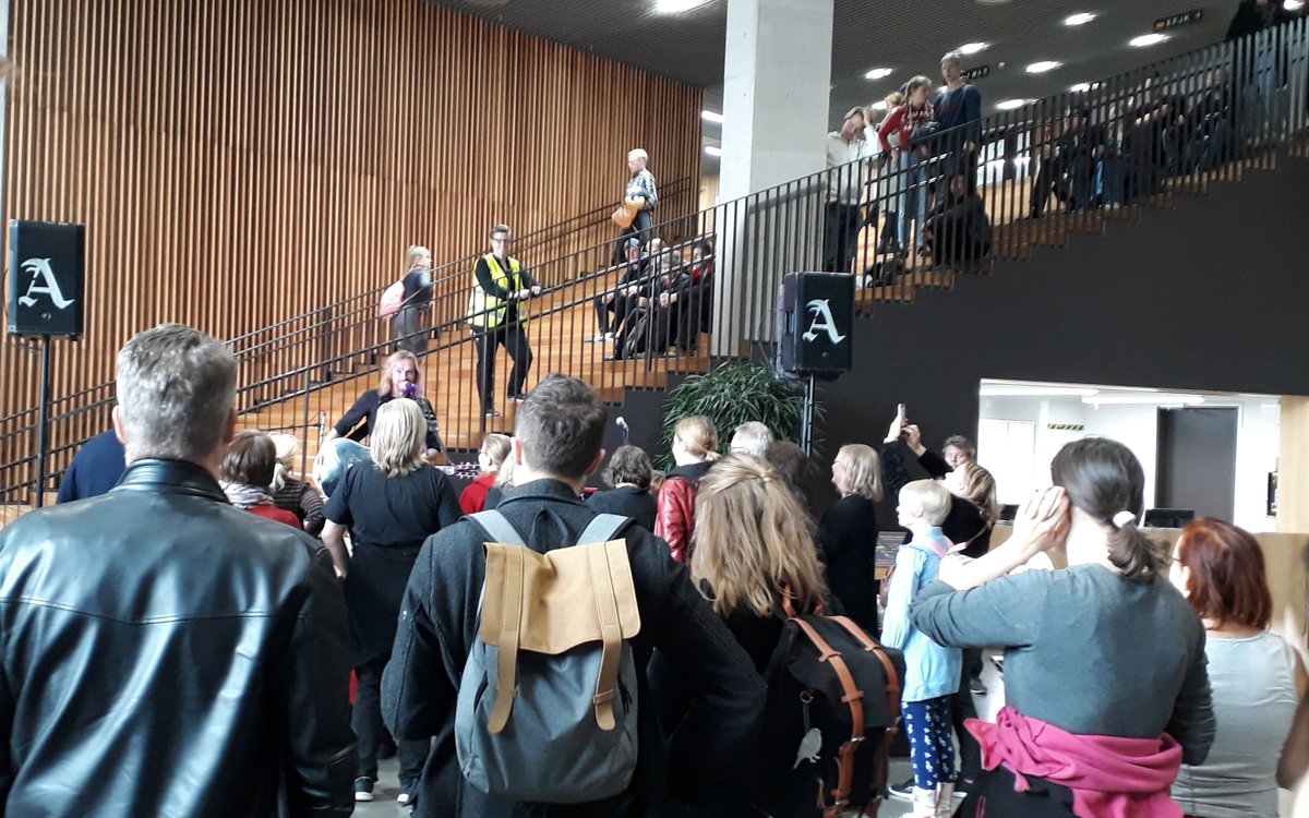 SuihkoAnna's tweet photo. Viikonloppuna #Espoo'ssa näki, koki,kuuli hauskaa monenlaista: #kaupunkitapahtumaespoo #aaltoyliopisto #otaniemi #aaltovitonen  - reipasta menoa! https://t.co/YNfdHmhSct