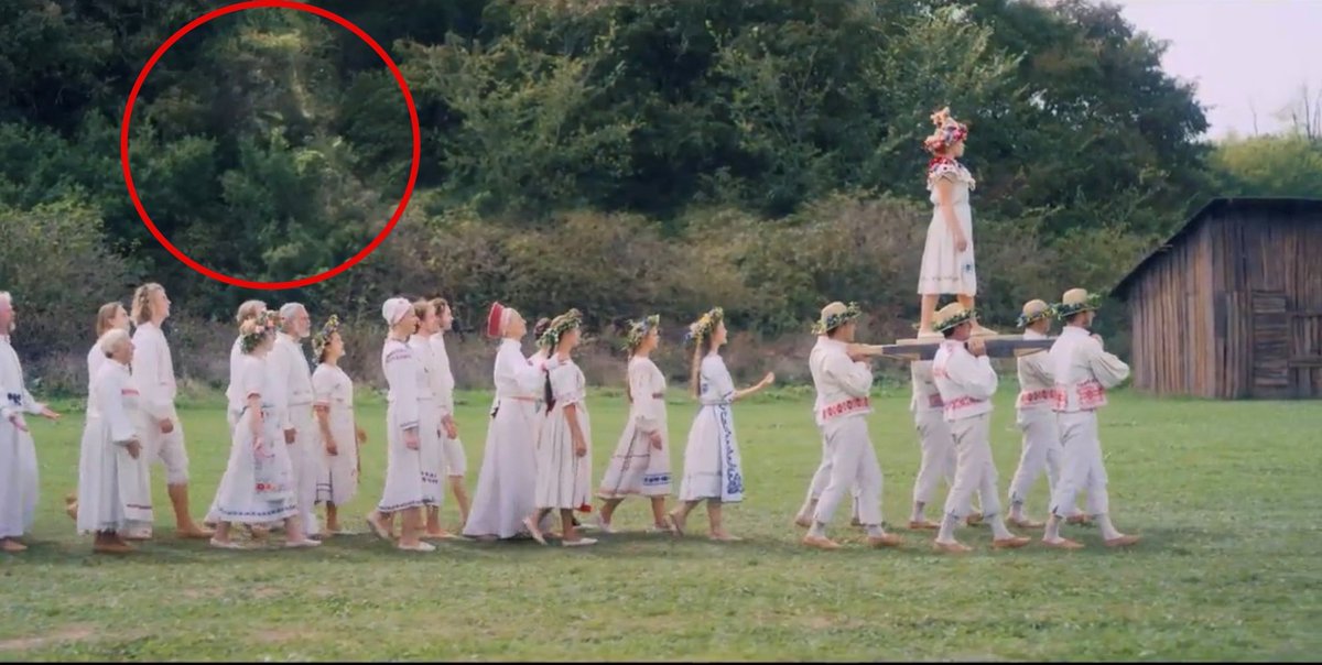 AddPalm's tweet photo. อันนี้แอบหลอนเลย มีชาวเน็ตสังเกตุว่าฉาก dany เป็นราชินีใน midsommar ได้ซ่อนภาพหน้าคนไว้ในต้นไม้ เป็นหน้าของน้องสาวนางเอกที่ฆ่าตัวตายไปต้นเรื่องนั่นแหละ จริงๆเหมือนบางคนบอกว่ามีฉากอื่นด้วยแต่เรายังหาไม่เจอเลย 

#movietwit https://t.co/VnH7GnT2H9