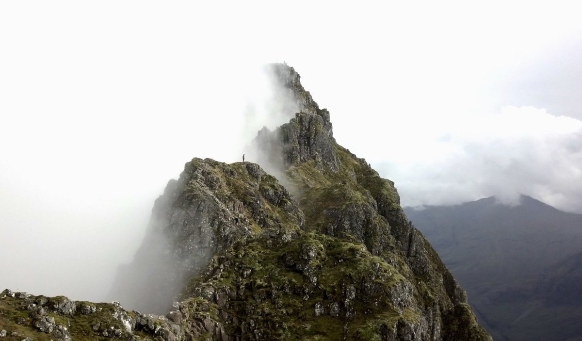 Stay tuned for <a href="/SFMFilms/">Summit Fever Media</a> Highlights film dropping soon on our IGTV and Facebook page 😳 you do NOT want to miss it!
#SkylineScotland 
<a href="/ellis_brigham/">Ellis Brigham</a> <a href="/Outdoor_Capital/">Outdoor Capital of the UK - Lochaber</a> <a href="/MyOutdoors/">MyOutdoors</a> <a href="/SalomonSports/">Salomon</a>