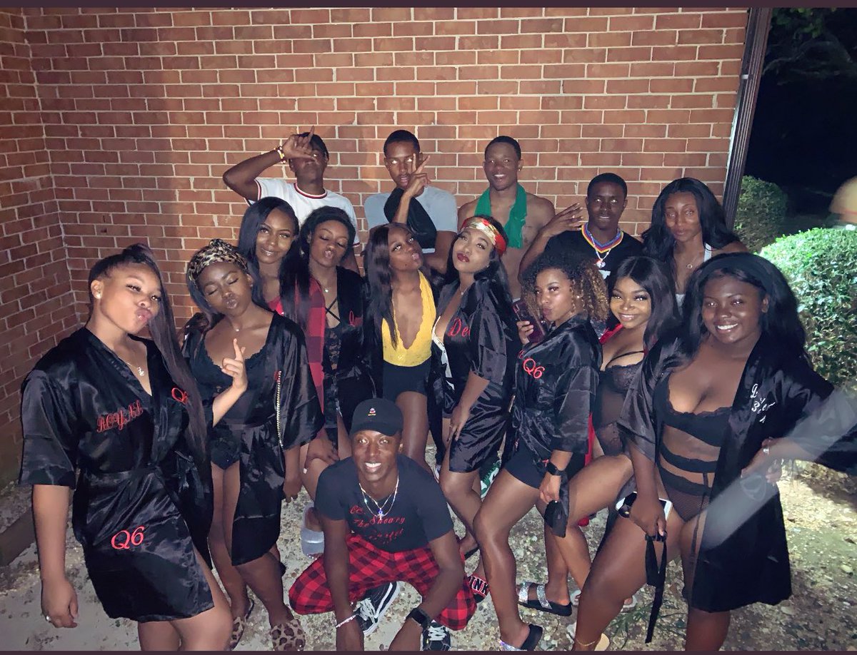 ShealeyThaDon's tweet photo. Weโre not only starting a family, But a legacy.. & Itโs NOTHING that can stop us ๐๐ฅ
- Your New Favorite CEO ๐ค
#Quartersix #Q6 @SixCartel https://t.co/6WHbVa9Hmp