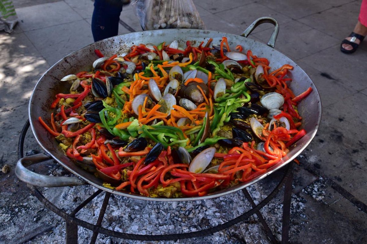 Aguascalientes's tweet photo. Estas delicias culinarias estarán a la venta en la zona del concurso de paellas a partir de las 2:00 pm aquí en #VinoFest2019
Cuál se te antoja más? https://t.co/MptWH1t3xR