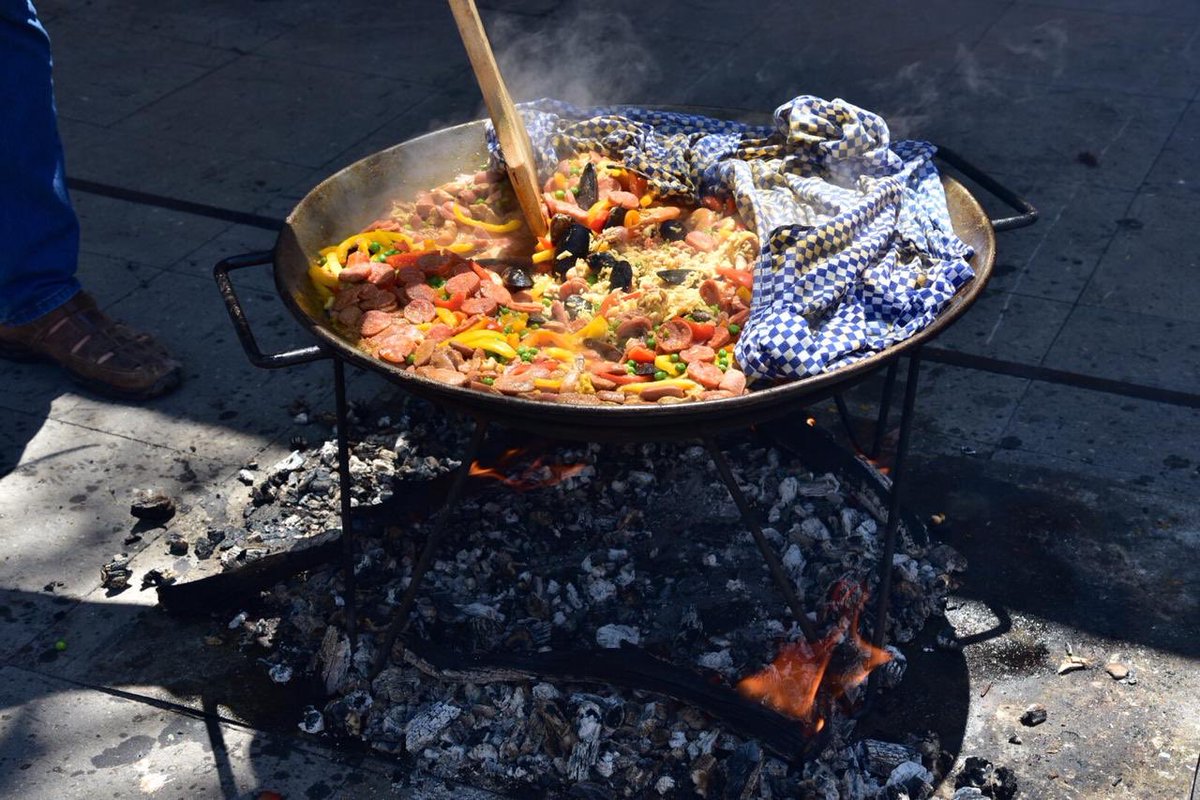 Aguascalientes's tweet photo. Estas delicias culinarias estarán a la venta en la zona del concurso de paellas a partir de las 2:00 pm aquí en #VinoFest2019
Cuál se te antoja más? https://t.co/MptWH1t3xR