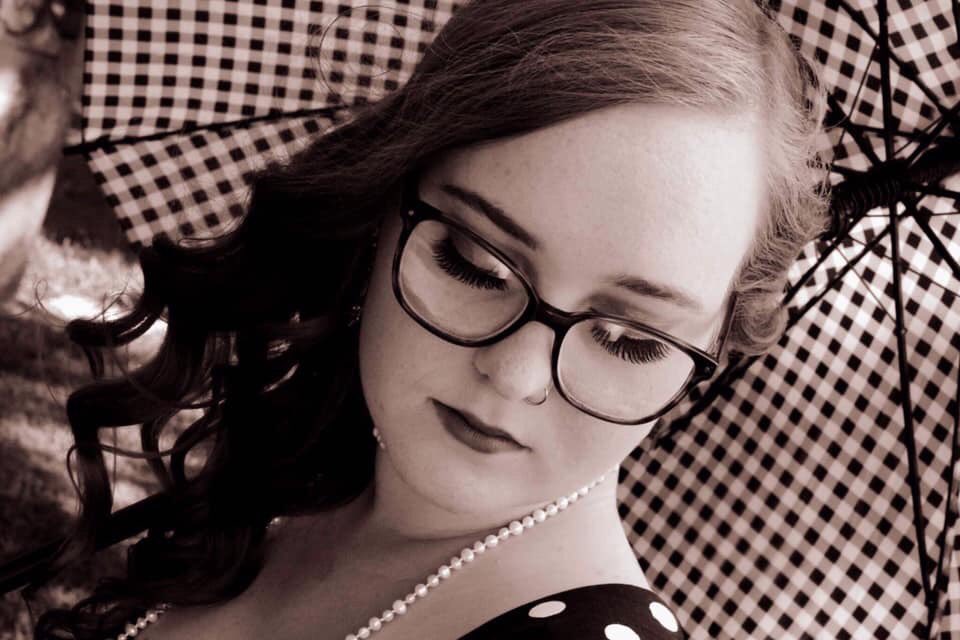 Collaboration between my photoshop, my sisters photography, and the lovely Mrs. Renee’s good looks. I think we make a good team. #vintage #pinup #fall #bombshell #photography #photoshoot