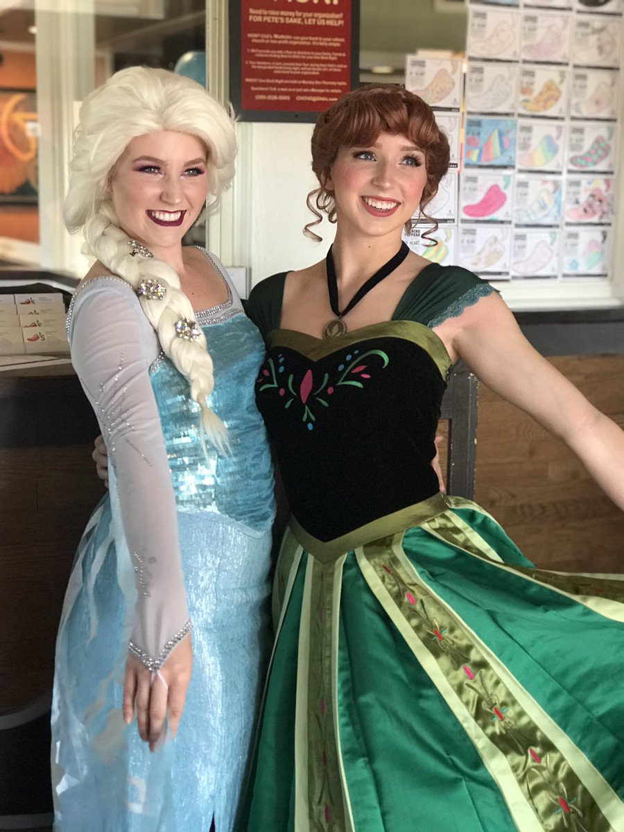 HHoux's tweet photo. Pancakes and princesses at Chilis Modesto yesterday doing what we can to help St. Jude’s Children Research Hospital with #ChilisLove. https://t.co/04hg2bA6Td