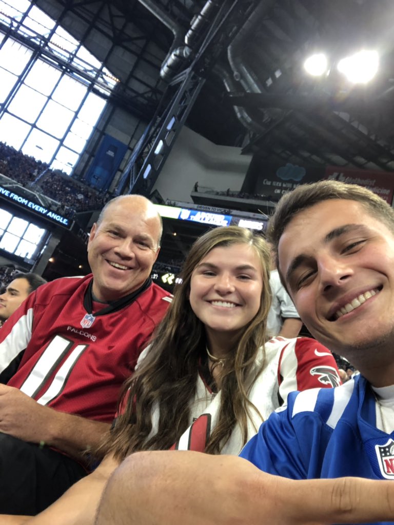 mosd5b's tweet photo. #ATLvsIND put us on the jumbotron 😫😎🤧 https://t.co/kFvkoTj8ll