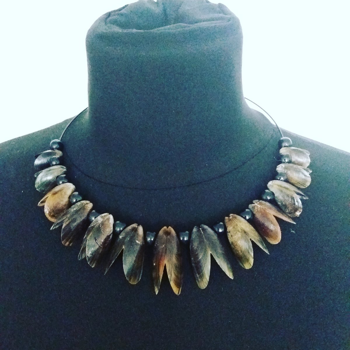 AliceBeernink's tweet photo. Mijn sieraden @KadootjesZee nog tot november in #marietakvanpoortvlietmuseum te zien https://t.co/WBfkRFRLGd