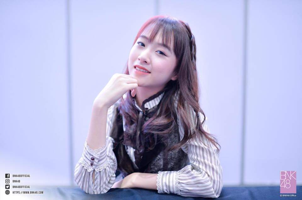 za_fair's tweet photo. ละลาย 😳❤ #OomBNK48 https://t.co/NAaI8CCZgs