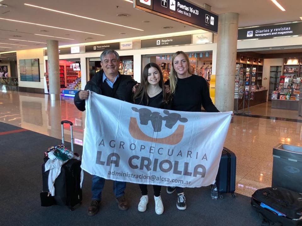 mpaulabbaron's tweet photo. Invitados por la Prov de Buenos Aires, mi viejo y hermanas representando a La Criolla y Argentina, viajaron a Sichuan CHINA, junto a otras 15 empresas a participar en la Sichuan Agricultural Exposition y la China International Meat Industry Exhibition #orgullototal ๐ฆ๐ท๐จ๐ณ #ALCSA https://t.co/La7MVr9pvC