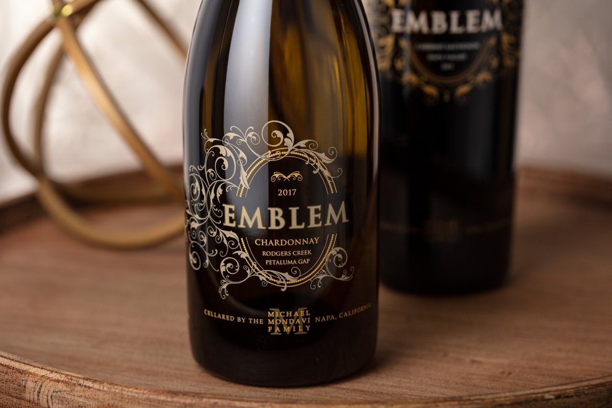 This Sunday afternoon, we're opening our 2017 Emblem Chardonnay! Showcasing aromas of freshly cut honey crisp apples with refreshing and balanced mouthwatering acidity, the French oak barrel imparts delicate aromas of toffee and caramelized Asian pears. bit.ly/2KURSOF