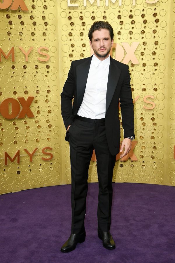 #kitharington en los #Emmys2019 
Dicen las malas lenguas que #SigueSinSabenNada
#YouKnowNothing #JuanNieves #JonSnow #JuegoDeTronos #GameOfThrones
#LosPajaritosDeVarys