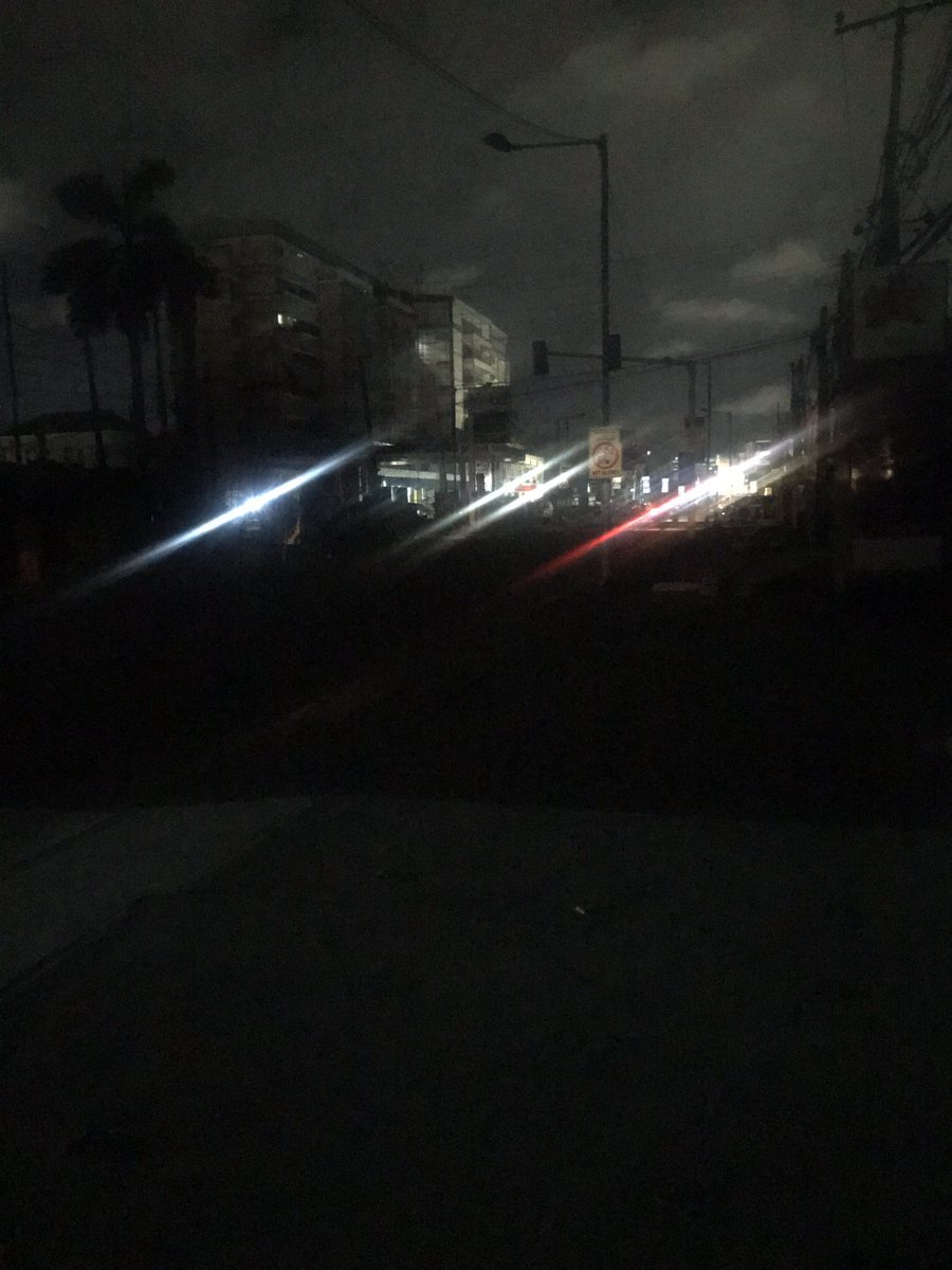 TsemayeBinitie's tweet photo. .@jidesanwoolu please sir what’s happening with all our street lights in ikoyi!!! It’s pretty dark and very dangerous if left like this! A wave of accidents and attempted break ins in Awolowo...your former ‘home’ 🙏🏾🙏🏾🙏🏾 https://t.co/WiVthqztoy