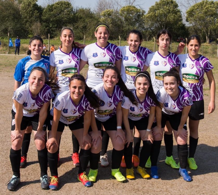 CanelonesFem's tweet photo. Buen fin de semana para Canelones Fénix. #Sub16 dio por finalizado el clasificatorio con un triunfo de 4-1 contra Central Español.Goles de:Aldana Lema x2,Julieta Gonzalez y Betina Morales. #PrimeraDivisión vuelve a ganar el día de hoy,1-0 ante River. Autora del gol: Paola Pintado https://t.co/CMt9WEqYsP