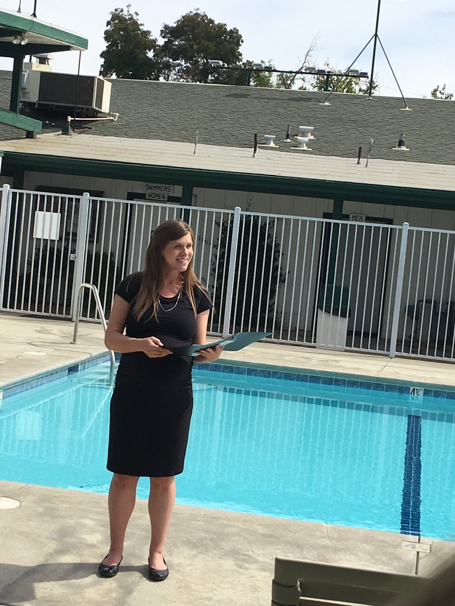 KateWallace1313's tweet photo. There’s a lot said about what women should or shouldn’t do in the church. There’s also a lot said about what pregnant women should or shouldn’t do.
But today I baptized 5 people into the Family of God...while 8 months pregnant. 
Thanks be to God! #pregnantpastor #Pregnantbaptism https://t.co/TZVcfQ0DYN