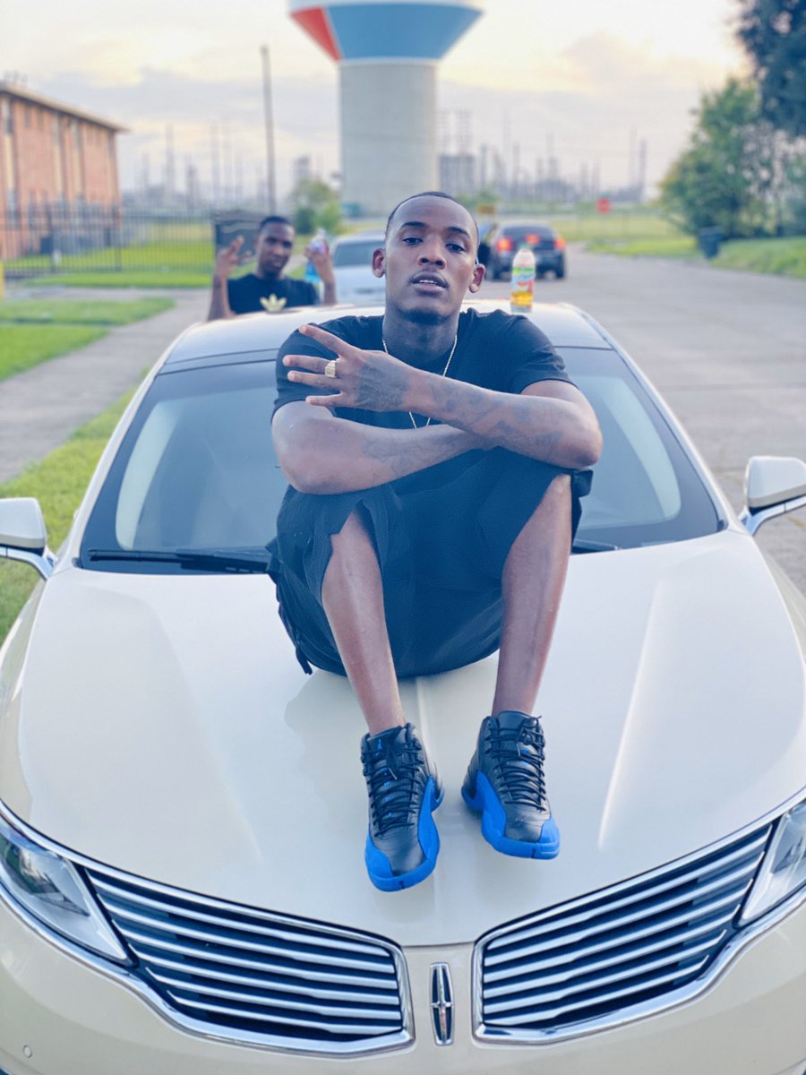 4BoyzShoota's tweet photo. On tha block them guyz don’t tolerate no foolery, watch my young niggaz spend them racks on jewelry #FreeC4VE #FreeGunna #Free14k https://t.co/JRQVDM56R7
