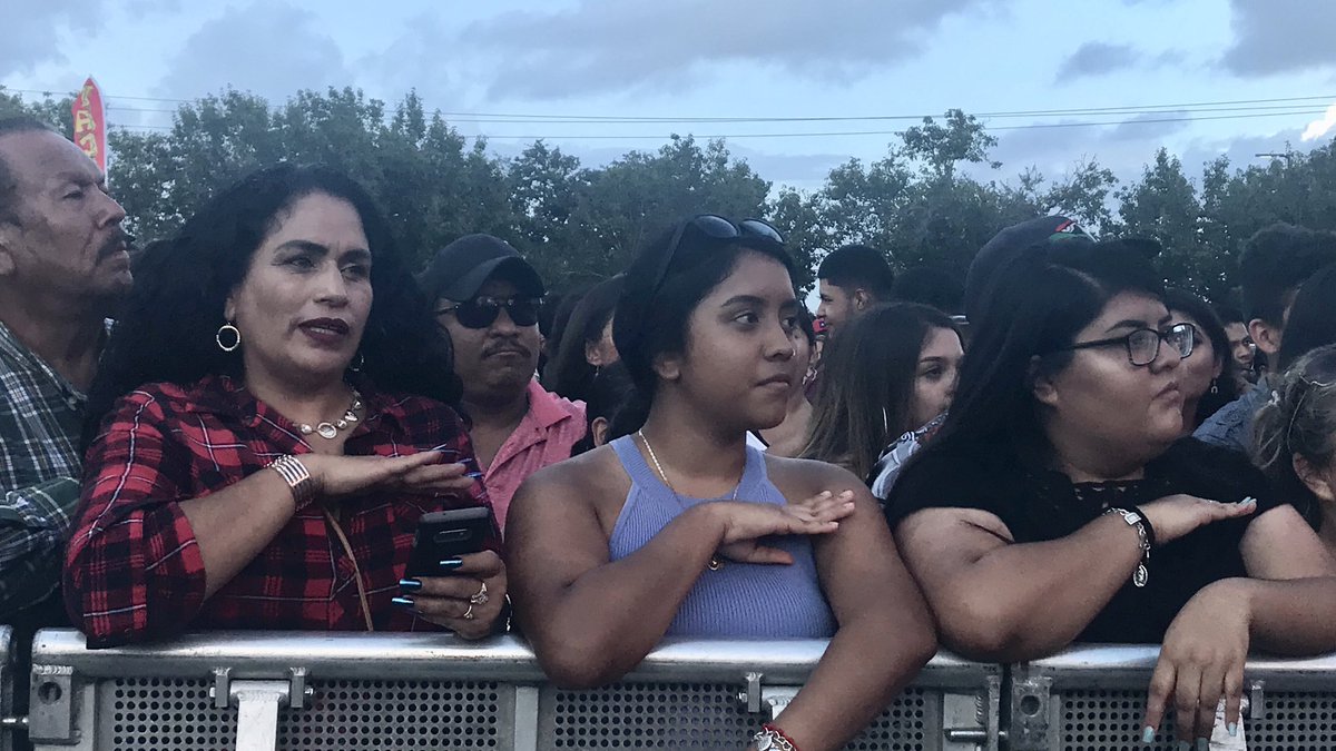 ConsulMexHou's tweet photo. Gracias a tod@s quienes nos acompañaron para junt@s gritar
¡¡¡VIVA MÉXICO!!! desde #FESTIVALHOUSTON @elnorte1079 https://t.co/kgSOIWtesR
