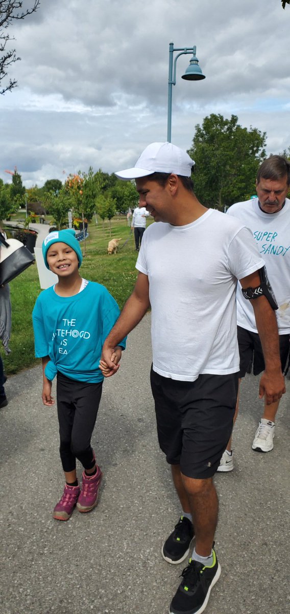 El orgullo de mi feminismo. 

En la caminata de la esperanza hemos afrontado diagnóstico,  quimios hasta el sonar de la campana y una cirugía.

Mi Sahara con tan sólo 9 años me enseña lo que es una verdadera lucha.

#CáncerdeOvario