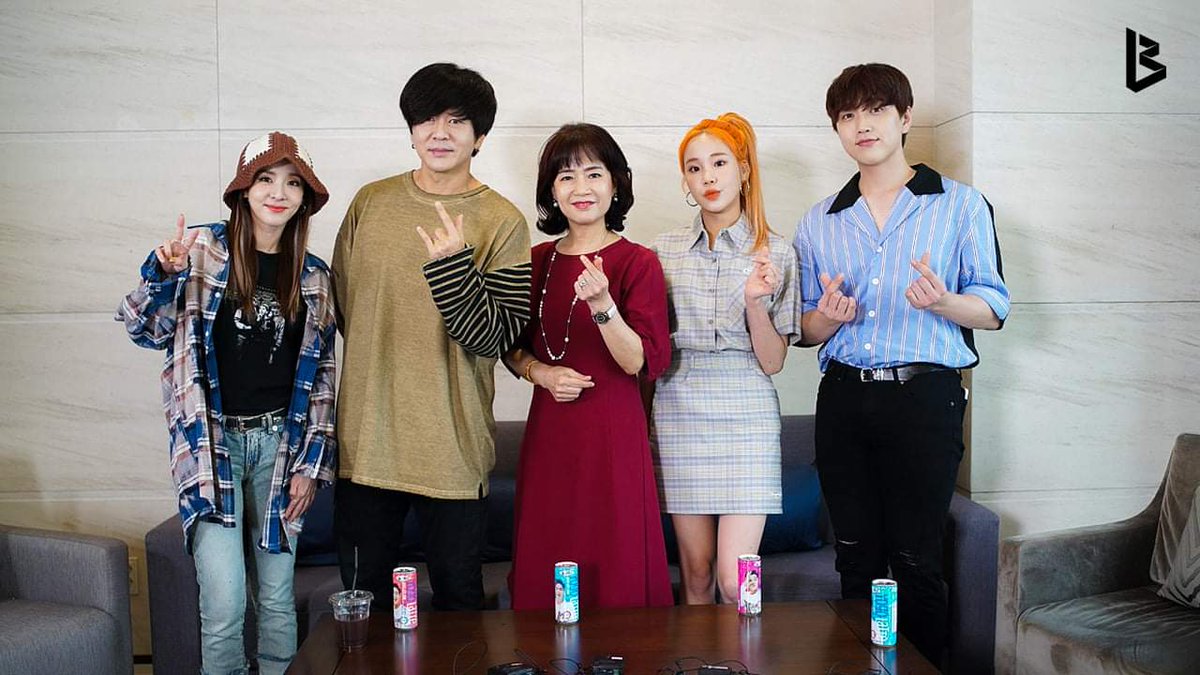 Brgy_Momoland's tweet photo. 190919 #JOOE with the cast of #MyMusicTeacherMinGaLarBar #YoonDoHyun #SandaraPark #Sandeul #KIMJAEHWAN
📸 ⓒ JBJ Entertainment
#FortuneTV #SBSmedianet #SBSplus #JBJentertainment
#모모랜드 #モモランド #ジュイ
>💖< @MMLD_Official
#Myanmar 🇲🇲 https://t.co/inOd8r3pf2