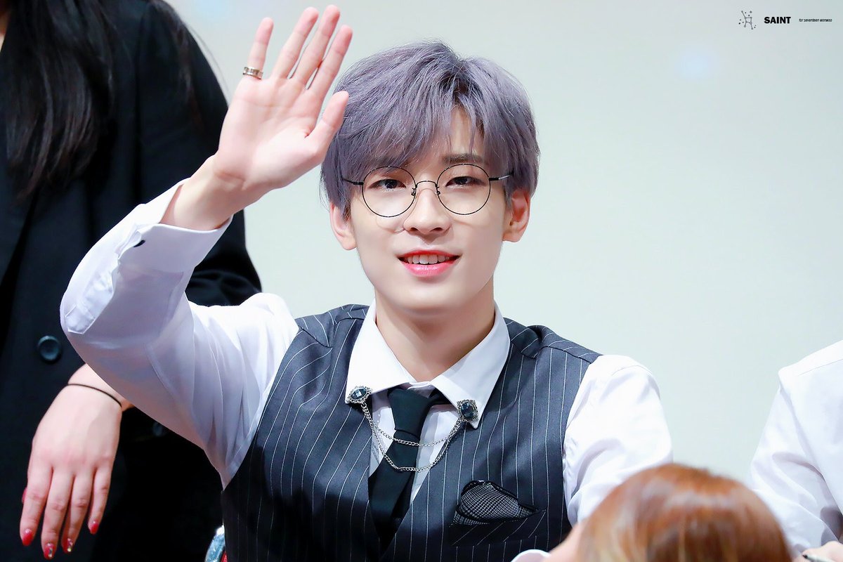 PROBABLY GONNA FAIL 3 EXAMS THIS WEEK BUT GOD WONWOO HAS LOOKED SO FINE THIS MONTH