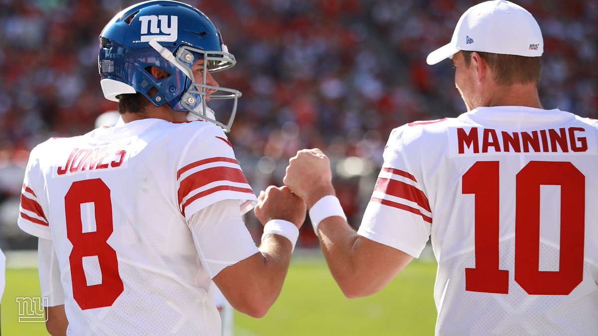 Giants's tweet photo. RESPECT

#GiantsPride | #NYGvsTB https://t.co/RpIALNWGAD