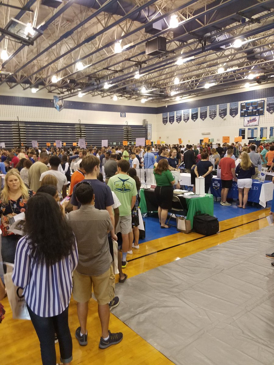 More scenes from today! #LCPSCollegeFair19 <a href="/LCPS_Counseling/">LCPSSchoolCounseling</a>