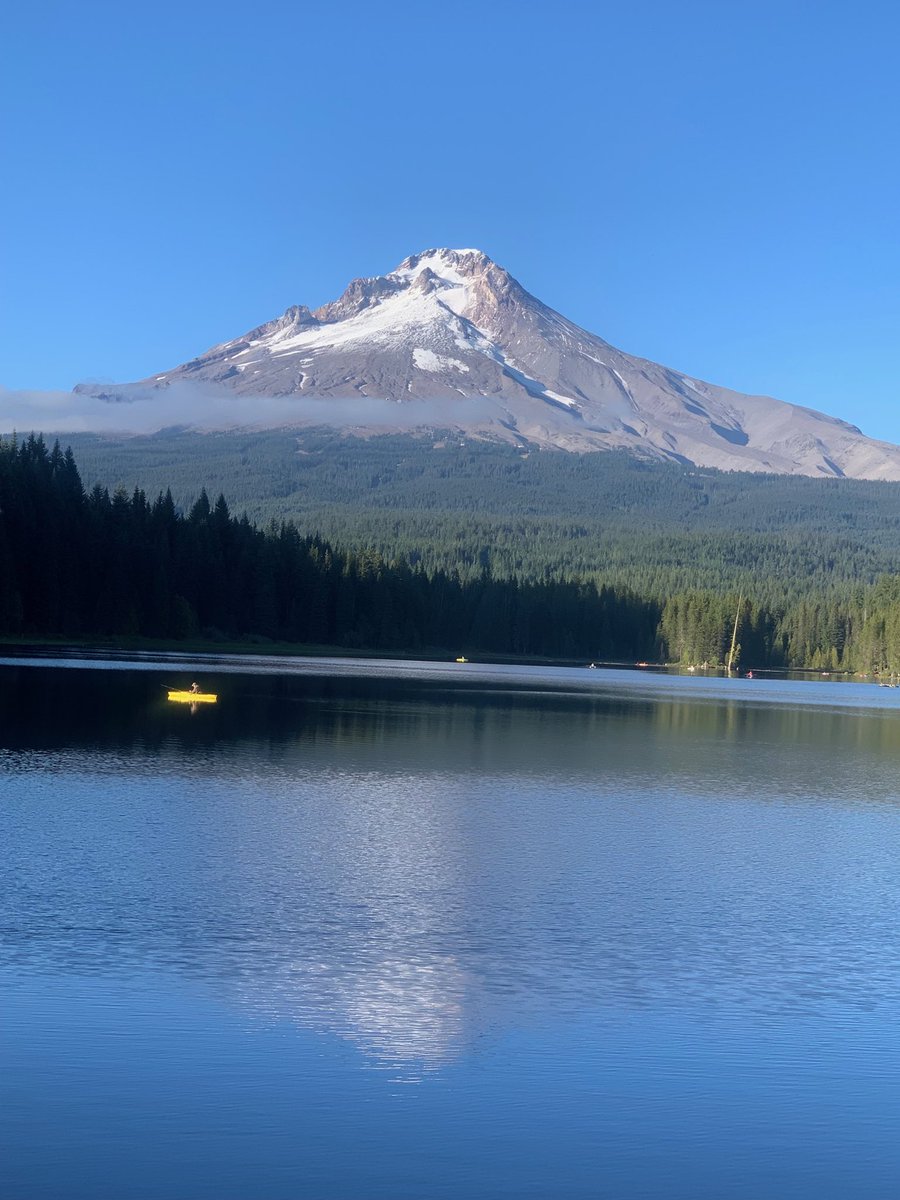 AllenJessee1's tweet image. Hiking Mt.Hood today!!