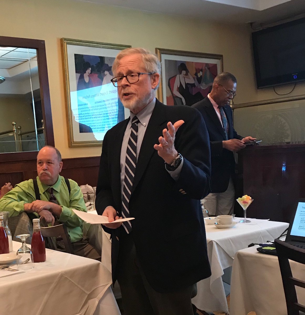 sonodoc99's tweet photo. @mssnytweet @DickGottfried interacting with physicians at #MSCK #LegislativeBrunch https://t.co/TzxiGJP0Z5