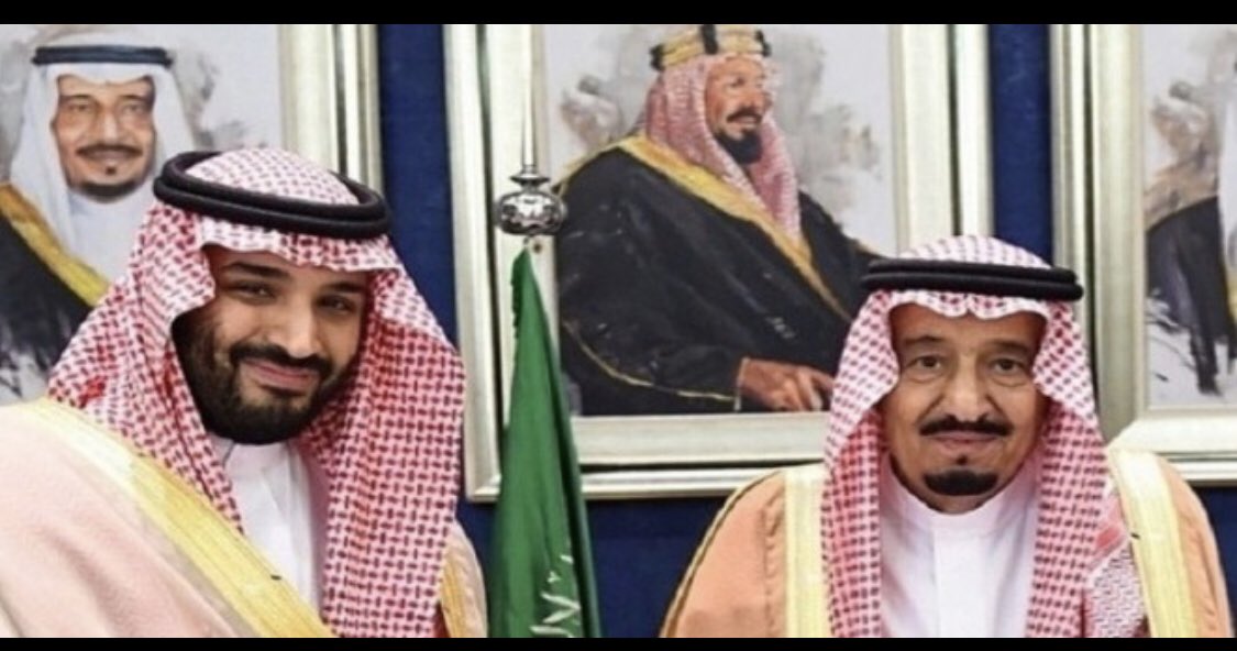 mohd_2013's tweet photo. سلام يا من لي وأنا له

لا من عوى ذيب لذيب

لا من صفى جالي وجاله

ما عندنا في اللي حريب                                    من قصايد الملك عبدالعزيز طيب الله ثراه . https://t.co/lOEODP1LrK
