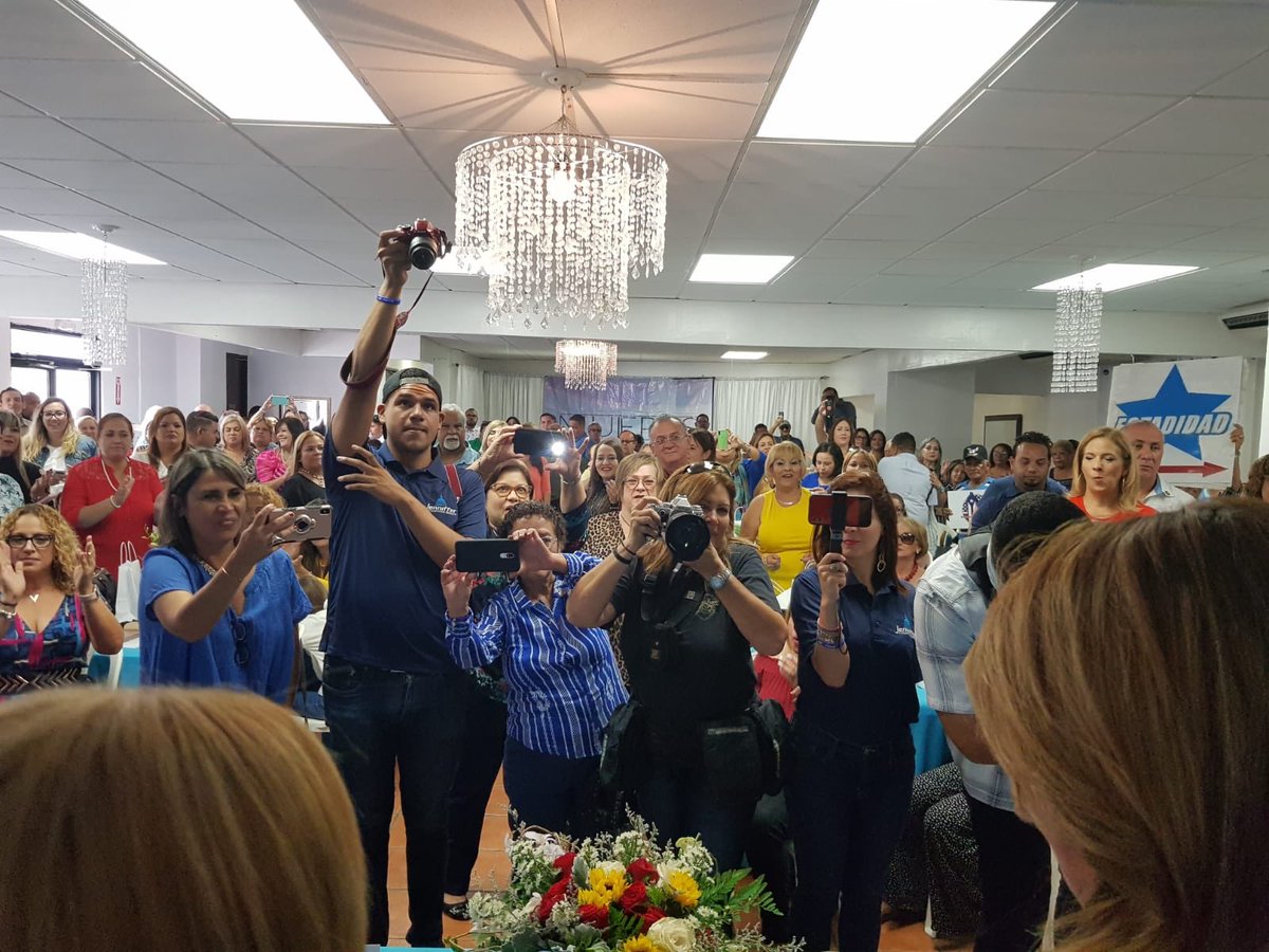 Junto a nuestra querida @Jenniffer2012, Comisionada Residente en Washington DC, <a href="/jackierodrz25/">Jackie Rodríguez</a>, presidenta del Organismo de Mujeres Progresistas por la Igualdad y <a href="/TATACHARBONIER/">MARIA MILAGROS CHARBONIER</a>, Rep. por Acumulación en la reunión del Directorio de la Organización de Mujeres Progresistas.