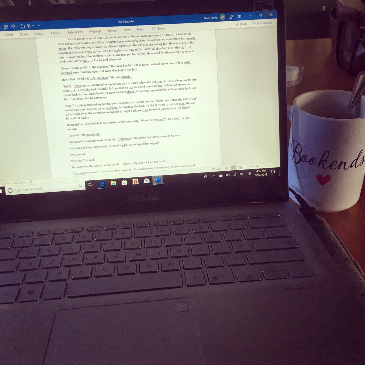 Maryjf90's tweet photo. Happy Sunday . Cheers to writing and for always have a little Bookends😉 #Nowornever #writingcommunity #sundaysforwrite #ItsaBookendsthing https://t.co/4W3HOFyXfo