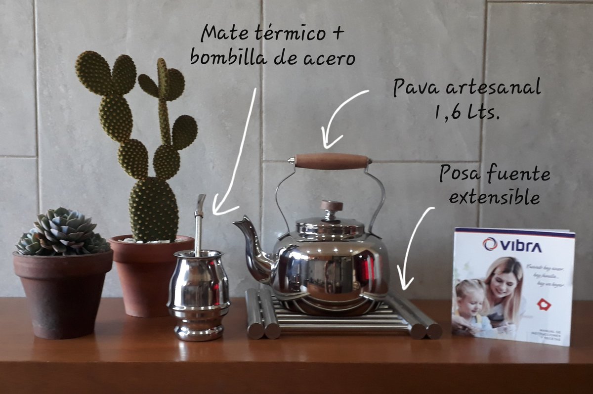 vibrarecipiente's tweet photo. 🌻🌻 Tus tardes con #vibrariquezainterior 🌻🌻
Pava artesanal1,6 Lts + Mate térmico + Bombilla de acero quirúrgico + Posa fuente de acero extensible 🙌

#vibrarecipientes te ofrece el mejor material para tu cocina, con productos de acero inoxidable grado quirúrgico https://t.co/YHHVbJaOXf