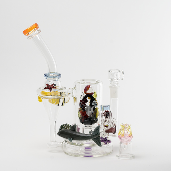 GlassXGaming's tweet photo. Welcome to https://t.co/RMq5KGDIFy!

We carry an Assortment of High Quality Glass and Gaming Gear in all Price Ranges!

FREE SHIPPING on orders over $100.
#glassxgaming #growngaming #cannabisfriendly #CannabisCommunity #gamers #headyglass https://t.co/Iy2K93IhB2