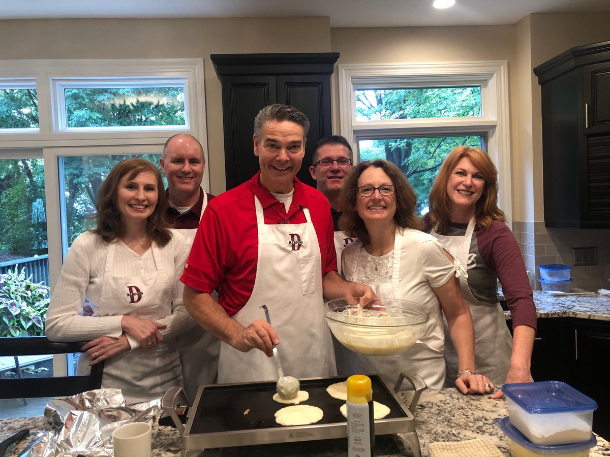 dchsvball's tweet photo. Varsity/JV Mass and Breakfast.  And our awesome Mom and Dad Chefs! 🥞🥚🥓=😃😃 https://t.co/o8DDZZsNfD