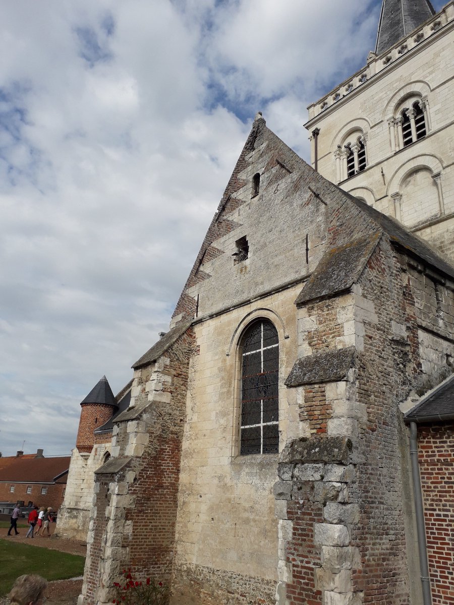 MtthFontaine's tweet photo. #JEP2019 Passage ce matin à #Ecques @pasdecalais62 pr la visite guidée par J.-L. Podvin de l'#église qui a bénéficié de pls campagnes de rénovation. Paroisse autrefois possession du chapitre cathédral de St-Omer, aux archives abondantes. https://t.co/XL4Wo6aIG0