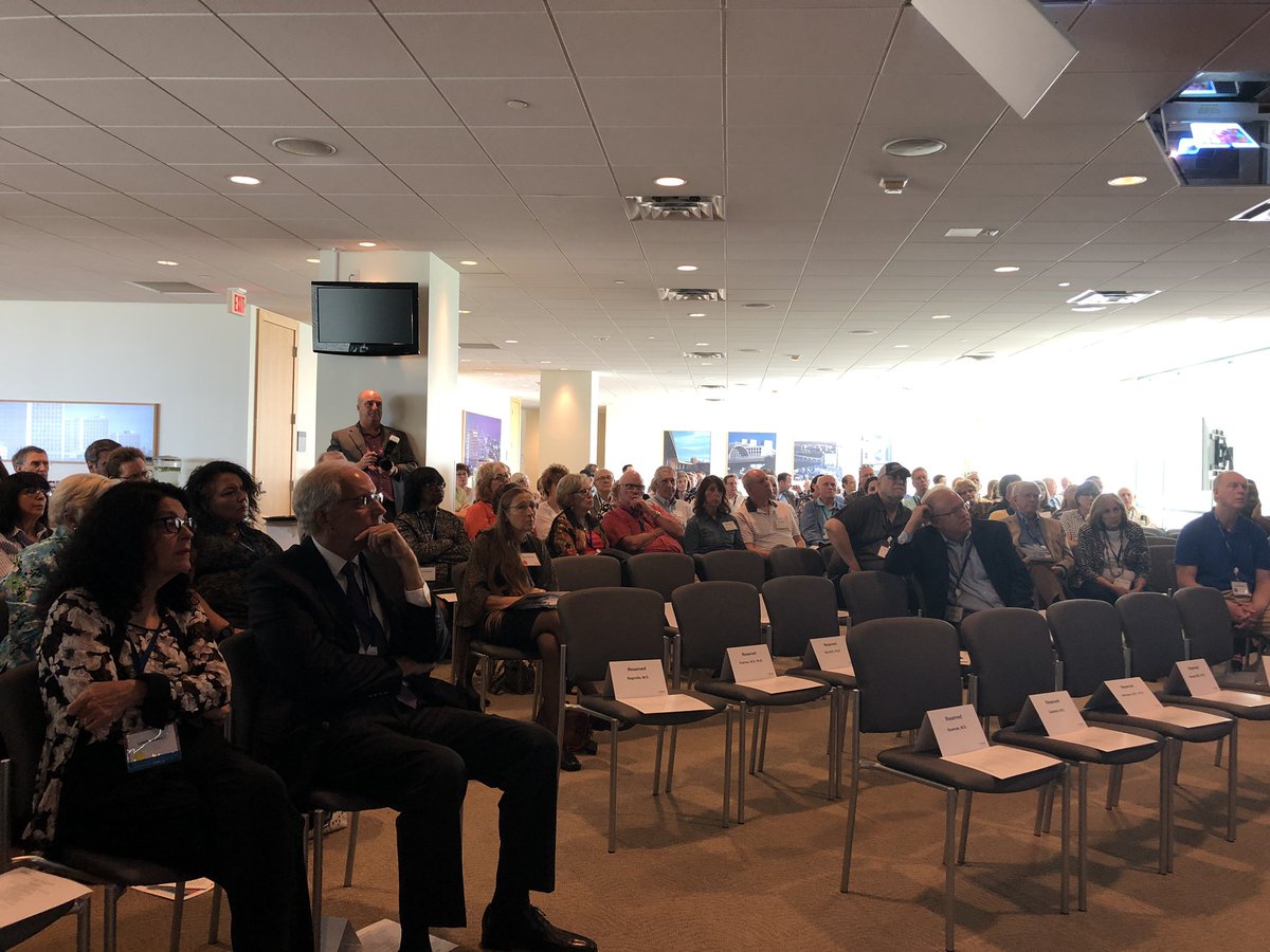 AdityaBagrodia's tweet image. Packed house at @KCPUTSW annual event with remarkable colleagues @HHammersMD @JBrugarolas @P1kapu @jeffcadeddu @SuzanneColeMD! Special thanks to pt Jamaal A for sharing journey of ipi/nivo, nx/rplnd/liver rsxn, xrt for oligoprogression, NED! #multiD! @UTSWNews #kcsm @UTSWUrology