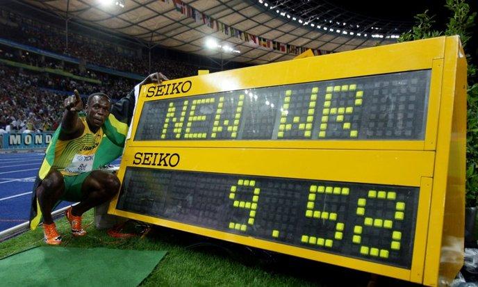 88- Le Jamaïcain Usain Bolt bat le record du 100m en 9"58 aux championnats du monde d'athlétisme de Berlin.