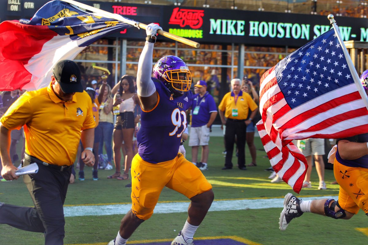 943TheGame's tweet photo. A few photos from @ECUPiratesFB’s 19-7 win over William &amp; Mary. #ECUFB

📸: @thomasweybrecht https://t.co/WRBwhaz6D0