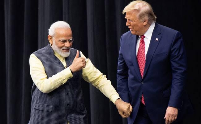 AdnanSamiLive's tweet photo. This is called the ultimate 
“F*** You” moment!🤘💪🇮🇳
😁🔥😁
#RockStar 
#ProudMoment 
#HowdyModi 
#ModiInHouston
#POTUS 
👇👇👇👇 https://t.co/tuFmSk06pP