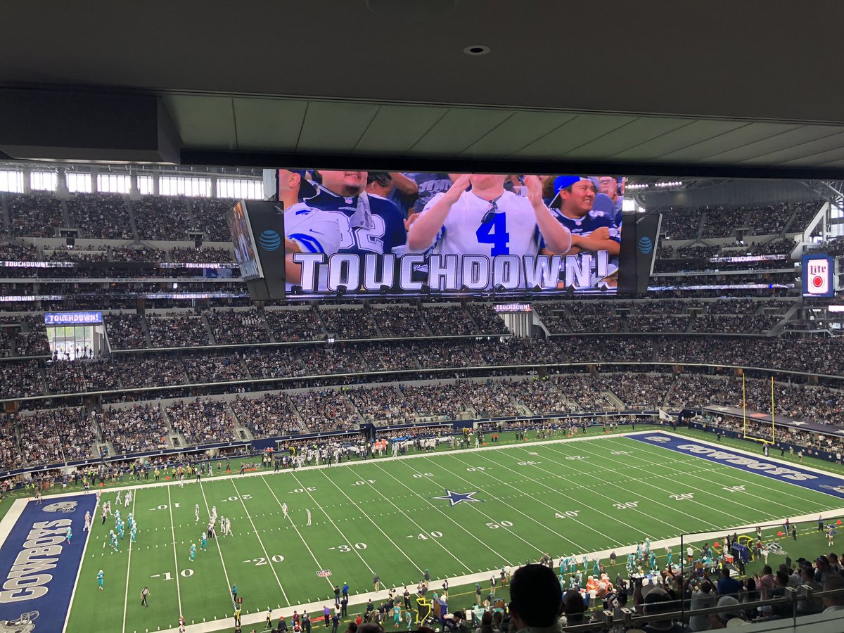 riortiz's tweet photo. Enjoyed today’s @dallascowboys game and the Hispanic Business Salute recognition of @GDHCC Past Chair/Link America CEO Andres Ruzo. Thank you @Telemundo39 for the invitation! https://t.co/x4sozgsBUJ