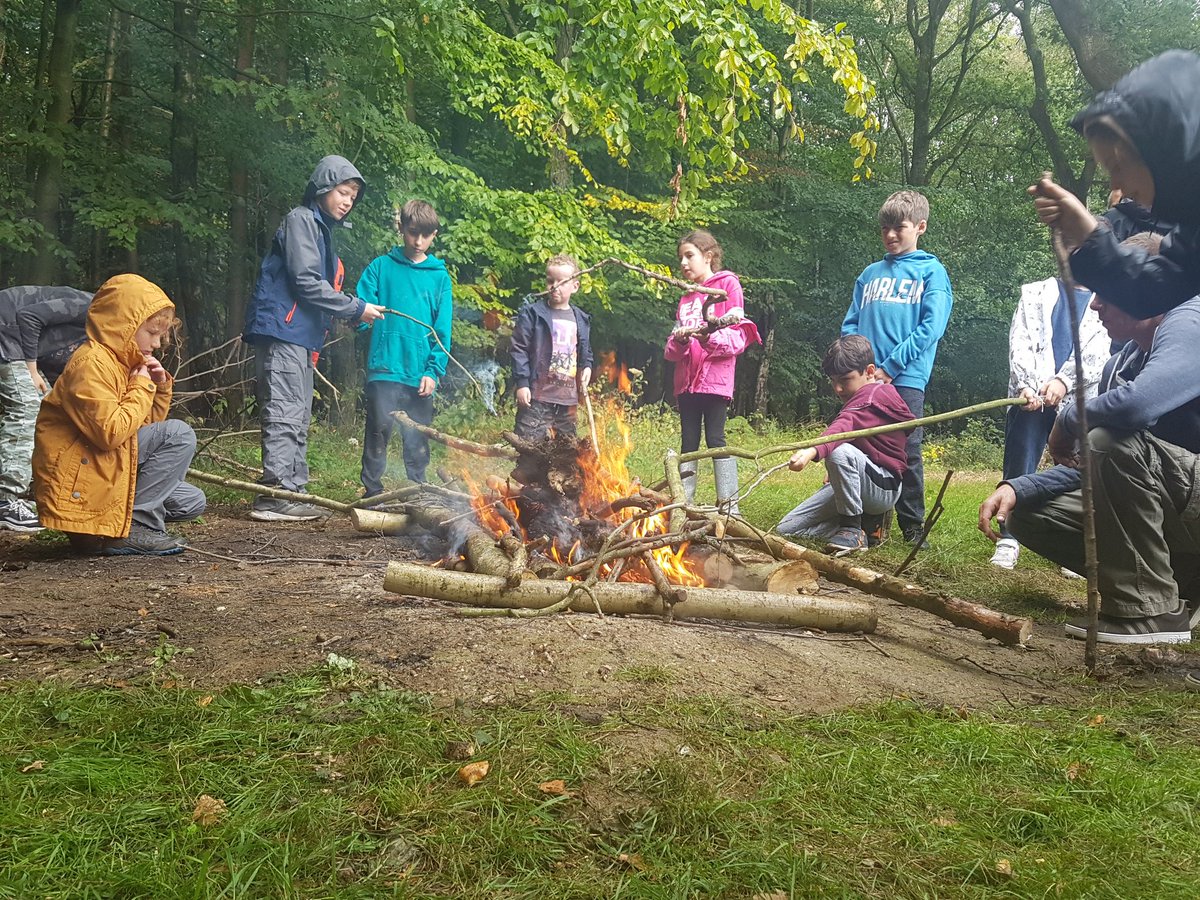 29thCroydon's tweet photo. Today the group endured a Family Activity day where parents can take part! Also what we do 💯  

We had an amazing day, The rain didnt stop anyone! 

#YouSayWeDo 
#YouthLedScouting 
#SkillsForLife https://t.co/dn25vUGhwr