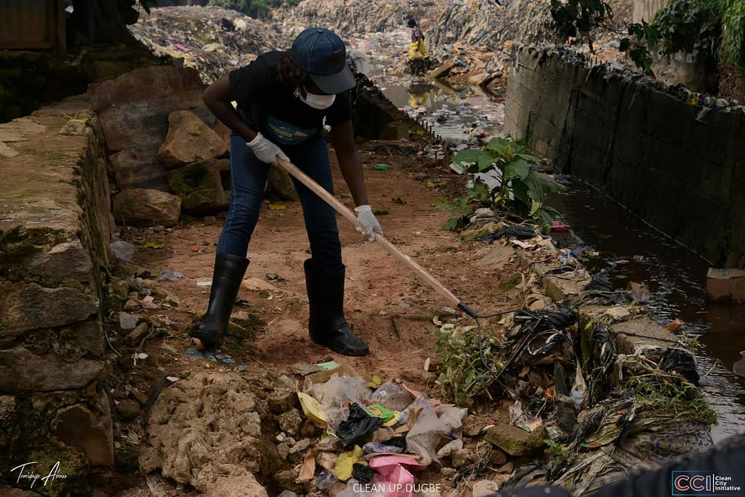 cci_ng's tweet photo. Snippets from our World Cleanup Day Outreach to Agbeni Market, Dugbe yesterday. Join us this week as we unveil some inspiring moments from the program. In the words of Gretha Thurnberg @gretathunberg we need to act like the house is on fire, because it actually is! 🔥 https://t.co/svfm7ATV7T