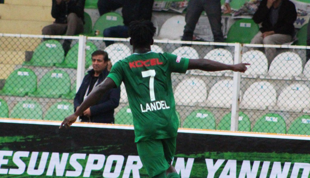FOOT_224's tweet photo. #Turquie : #Landel évite le pire à #Giresunspor #FOOT224 https://t.co/WZExGXtWci https://t.co/1Q24zKRsnv