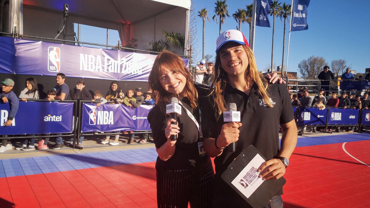 AntelDeTodos's tweet photo. Muchas gracias a todos los que hoy se acercaron a la #nbafanzone, esperamos se hayan divertido mucho. 🏀 ¡Gracias por la energía @ValeriaMaraffi y @dantecabello! Inigualables maestros de ceremonia 🙌🏻 https://t.co/LorivpUKaR