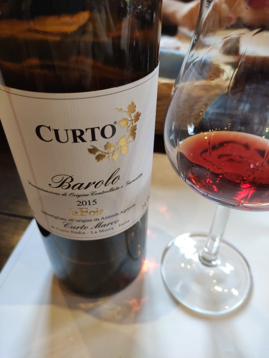 italy_fan's tweet photo. #ワイナリー訪問 #バローロワイン #イタリアワイン #ランゲ #CurtoWine #CurtoWinery #クルト #ネッビオーロ #フレイザ #ドルチェット #バルベーラ #LangheDOC #BaroloDOCG バローロ認定地区にあるクルト ワインにて https://t.co/DYVJs2eW9h